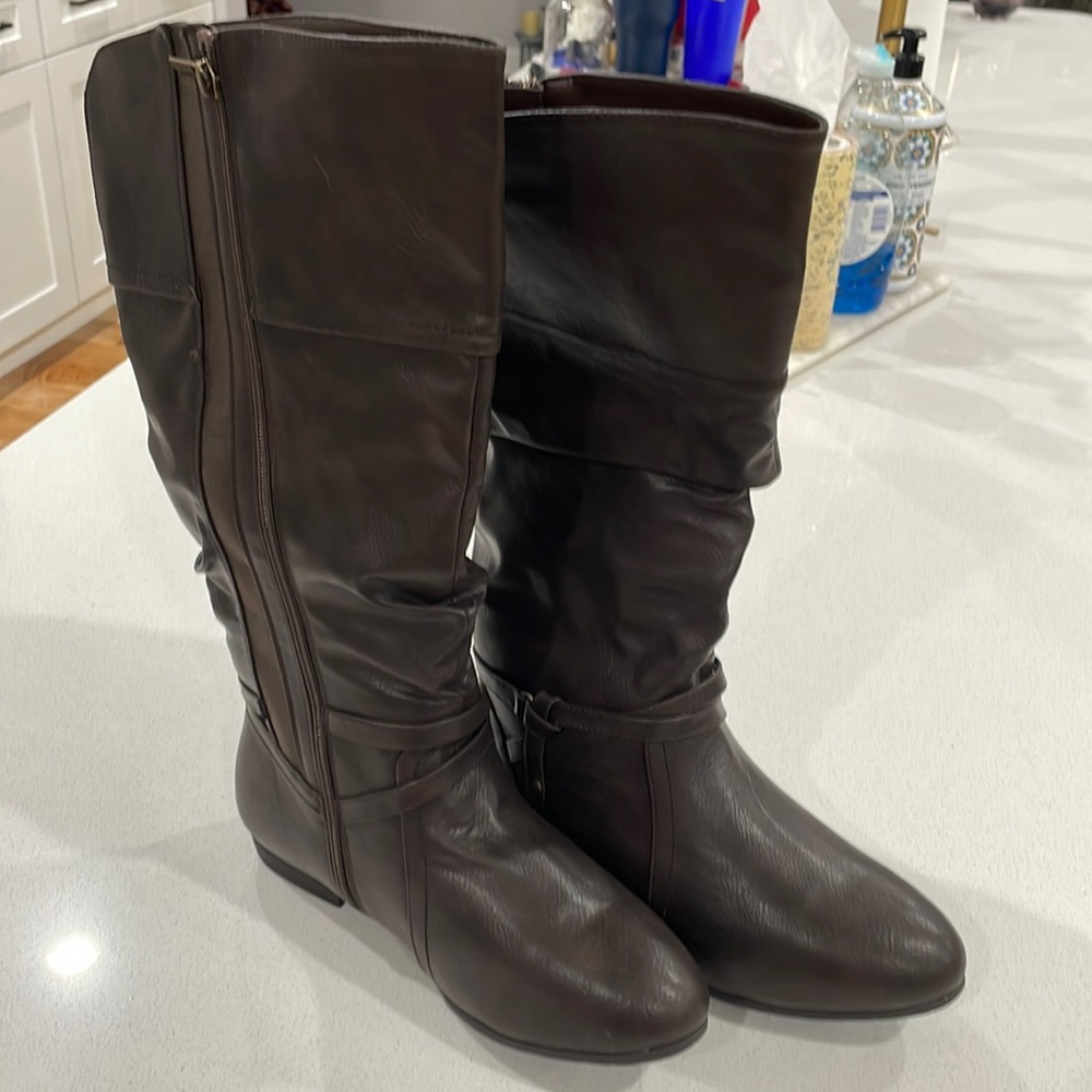 BRAND NEW WIDE CALF BOOTS